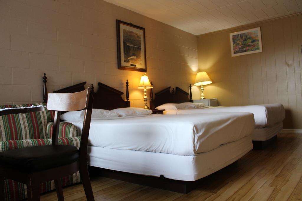 Ritz Motel *
