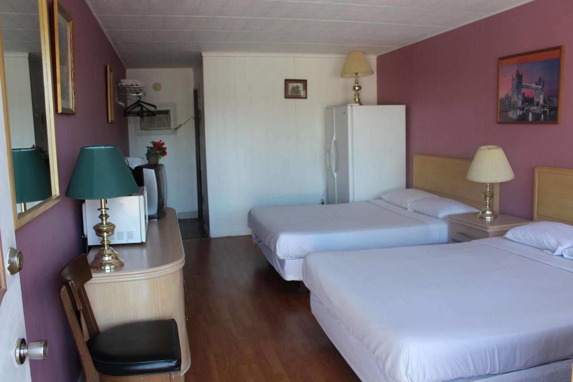 Ritz Motel *